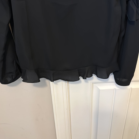 Ruffled Cold Shoulder Blouse - Picture 3 of 4